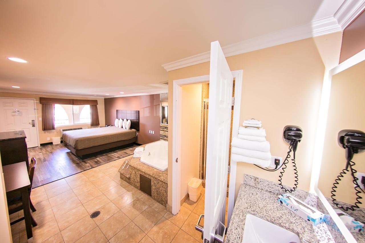 בלפלאוור Rodeway Inn & Suites מראה חיצוני תמונה