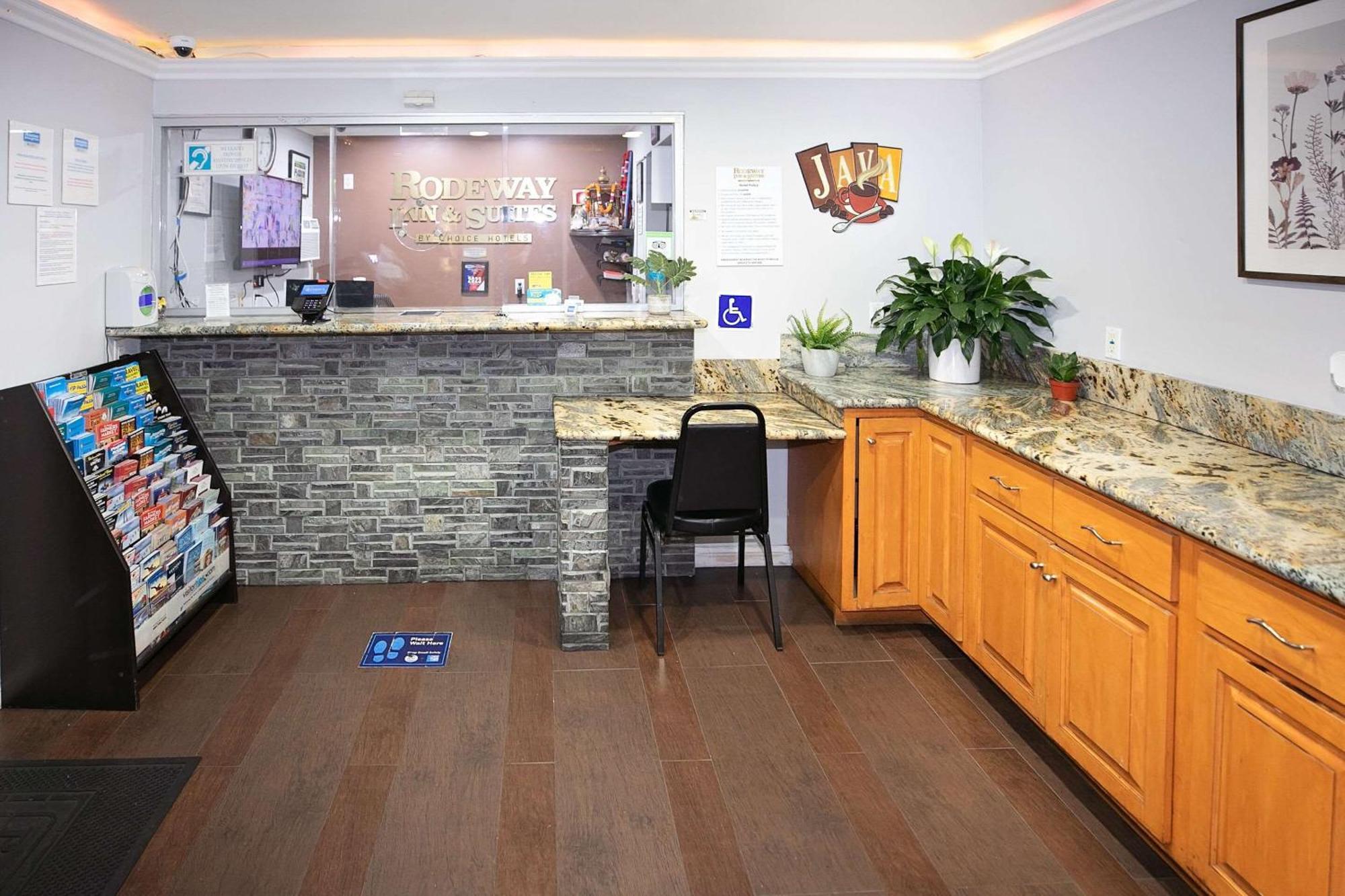 בלפלאוור Rodeway Inn & Suites מראה חיצוני תמונה