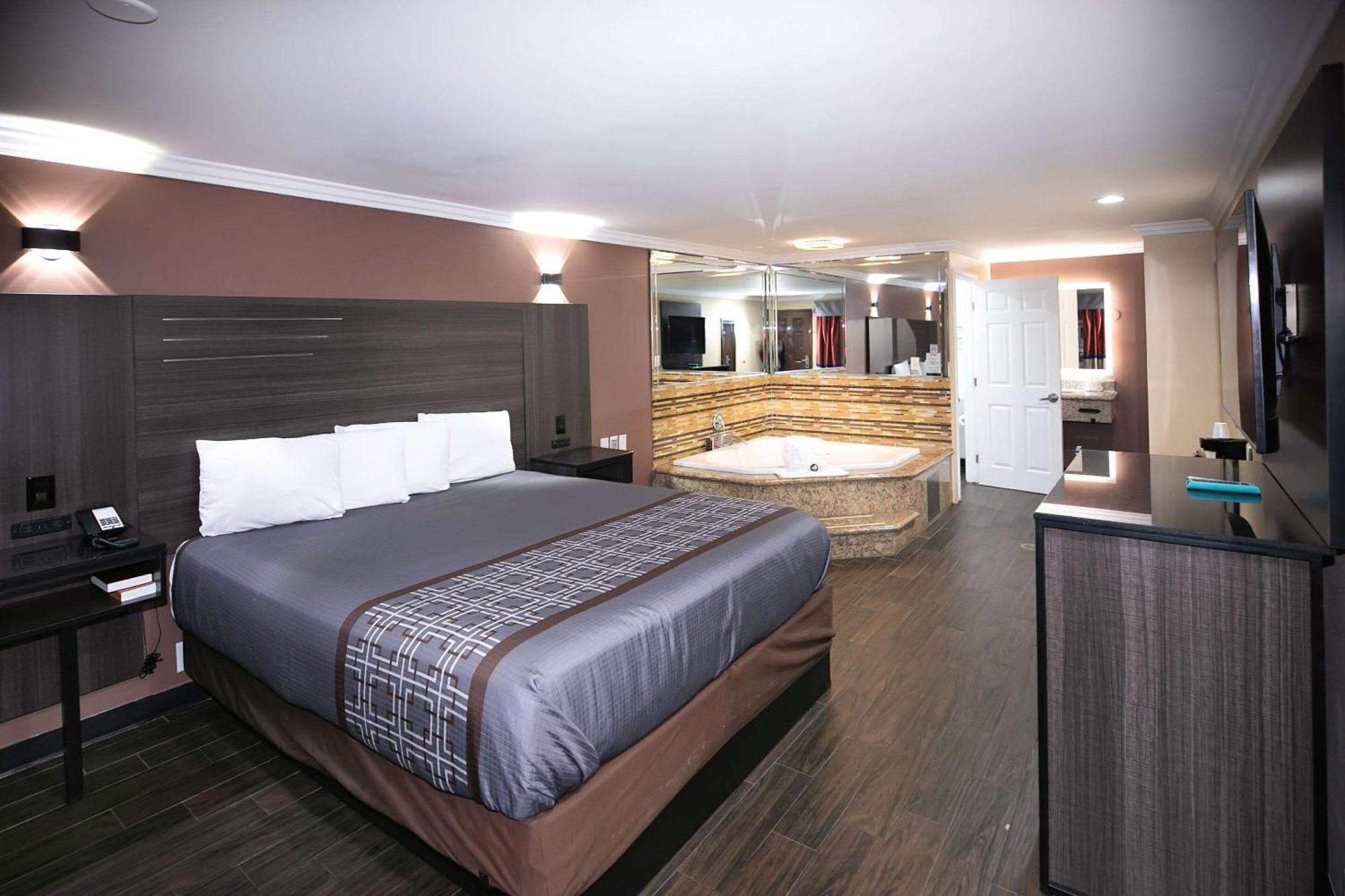בלפלאוור Rodeway Inn & Suites מראה חיצוני תמונה