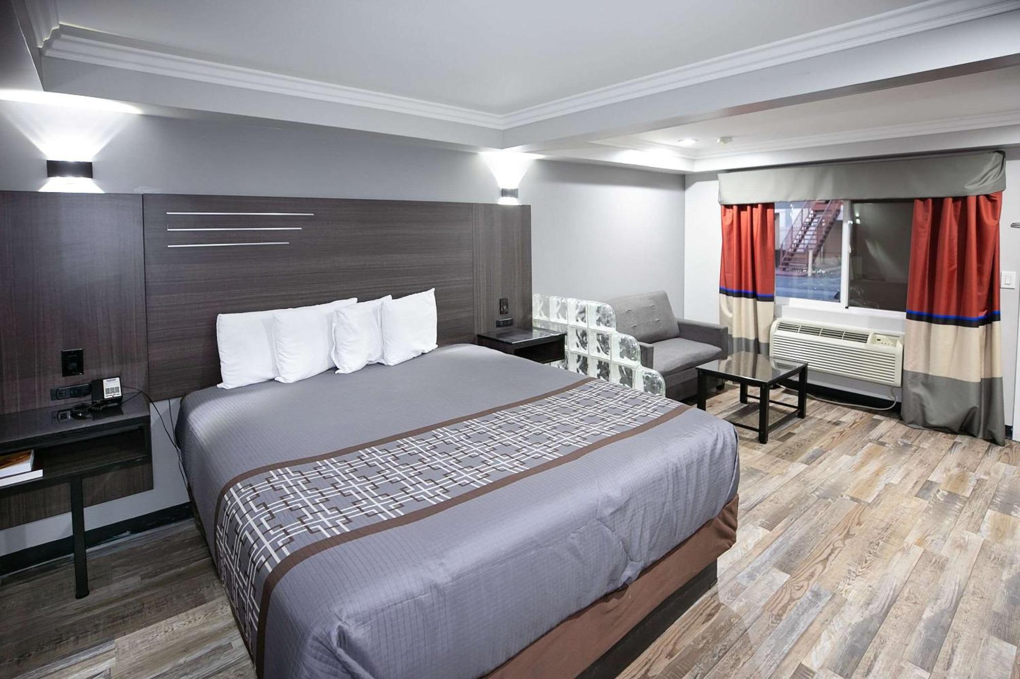 בלפלאוור Rodeway Inn & Suites מראה חיצוני תמונה
