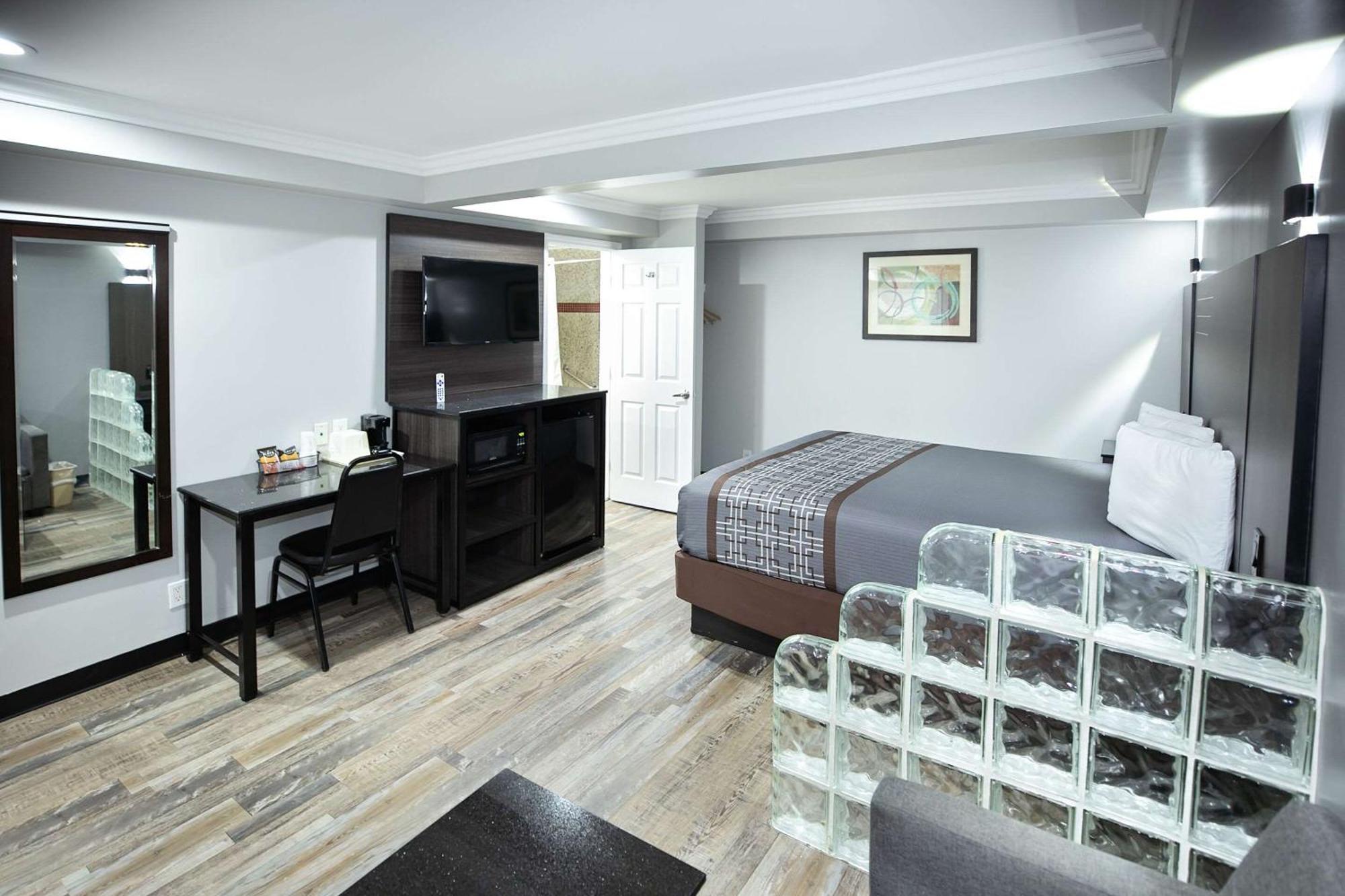 בלפלאוור Rodeway Inn & Suites מראה חיצוני תמונה