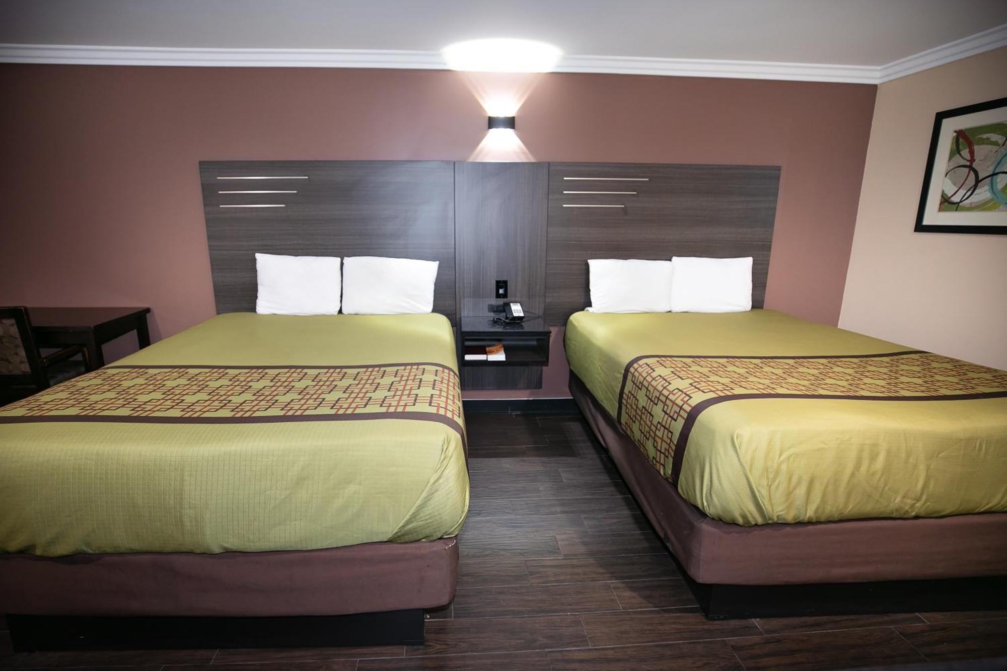 בלפלאוור Rodeway Inn & Suites מראה חיצוני תמונה