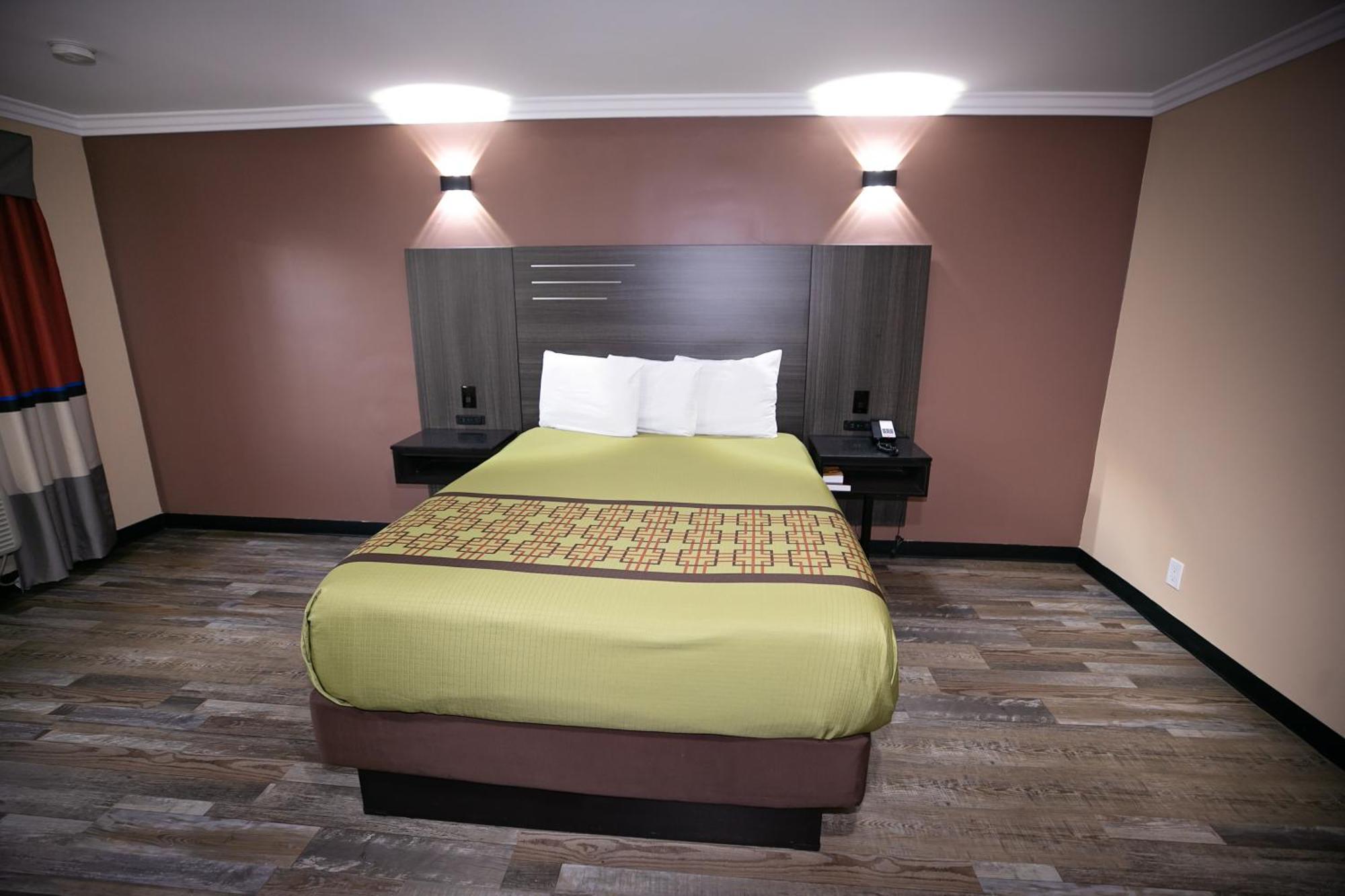 בלפלאוור Rodeway Inn & Suites מראה חיצוני תמונה