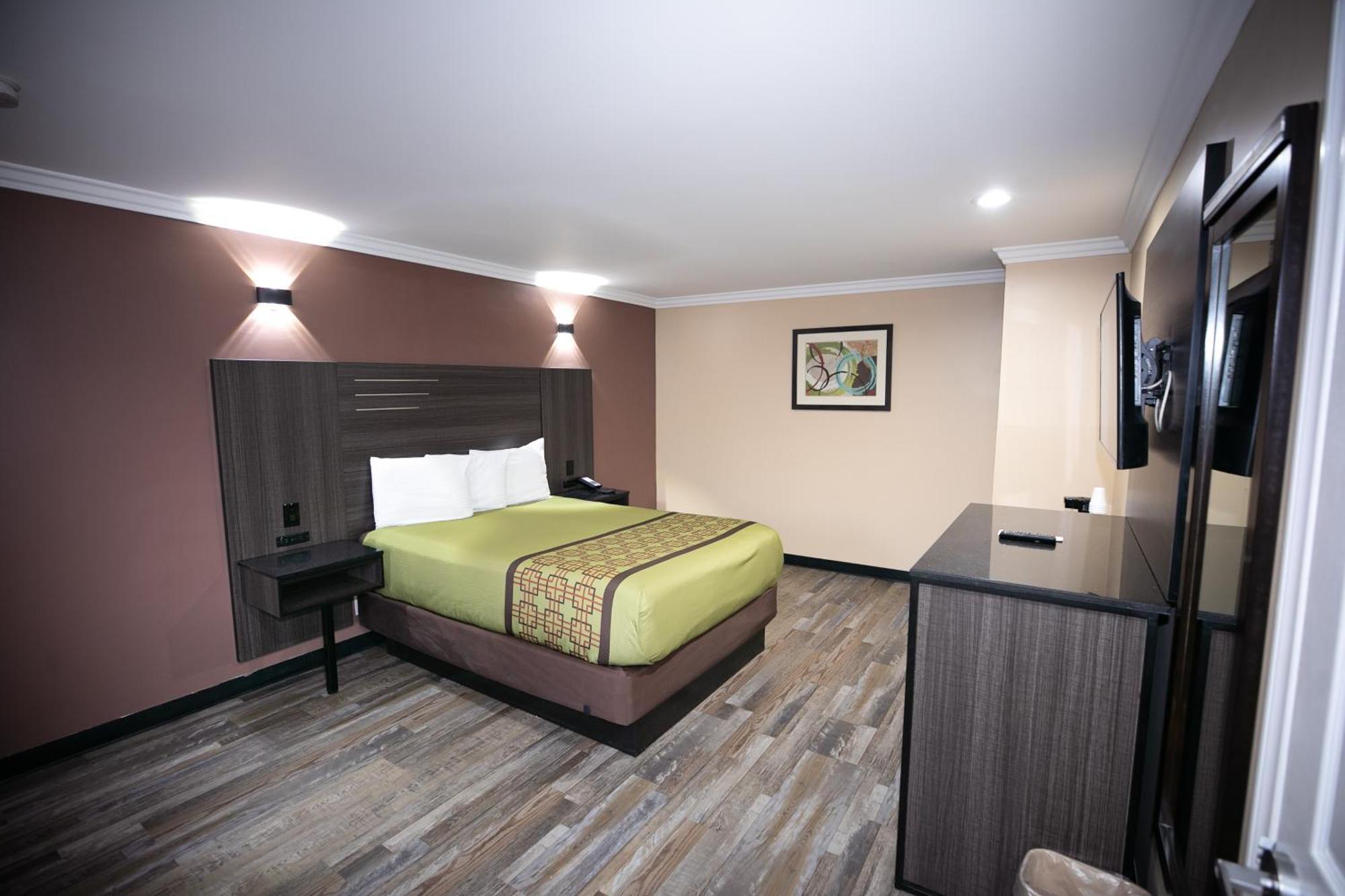 בלפלאוור Rodeway Inn & Suites מראה חיצוני תמונה