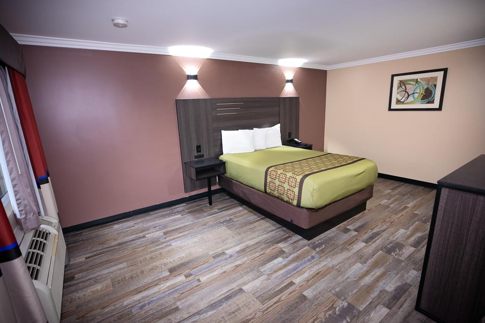 בלפלאוור Rodeway Inn & Suites מראה חיצוני תמונה