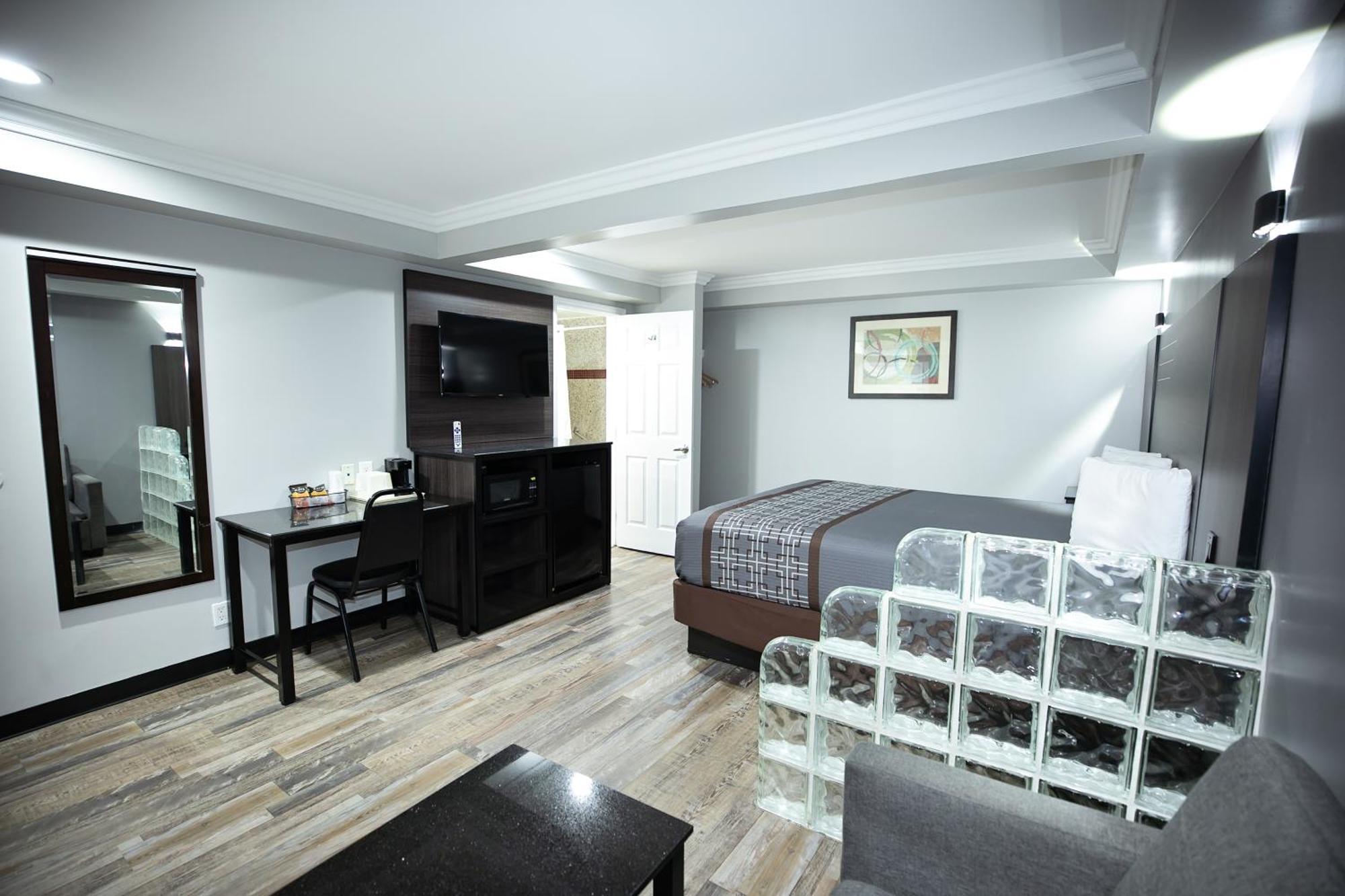 בלפלאוור Rodeway Inn & Suites מראה חיצוני תמונה